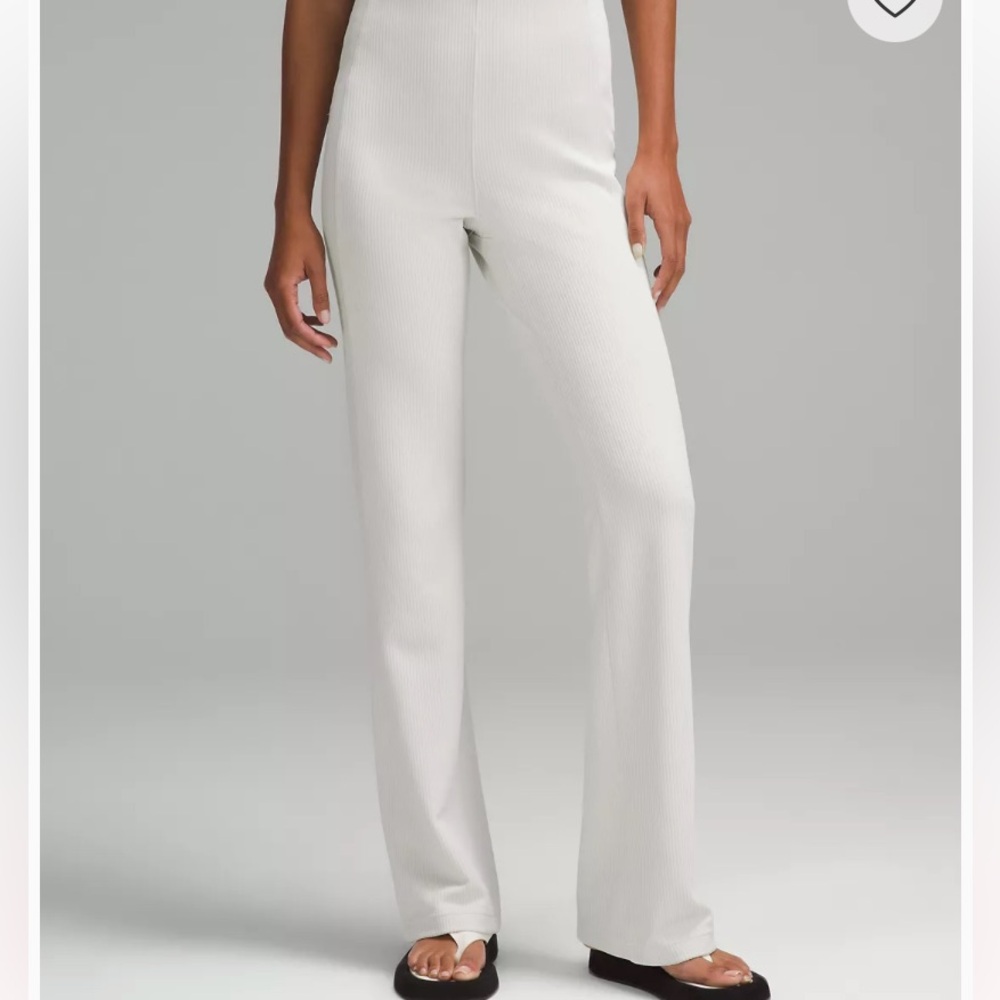 NWT Lululemon Women’s‎ Size 4 Ribbed Softstreme Flared Pants Bone High Rise